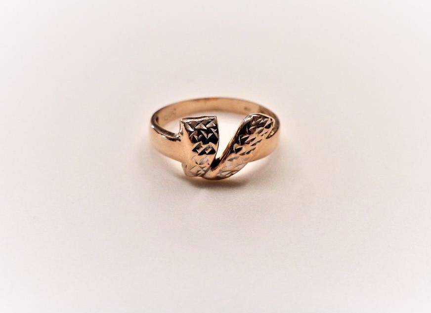 Zlatý prsten 2,10g velikost 53