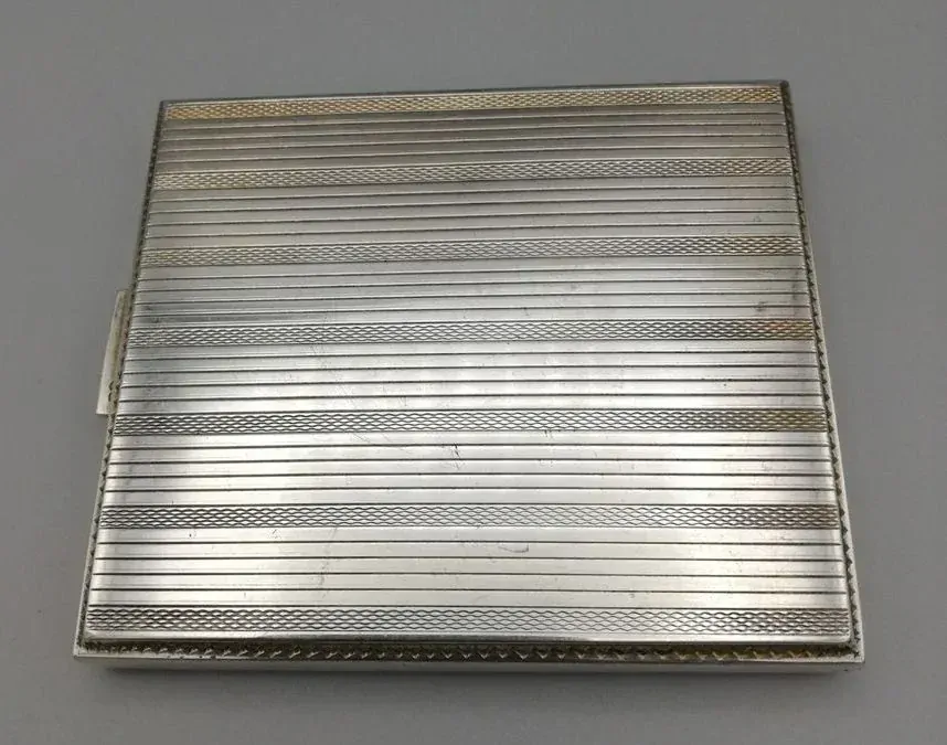 Starožitná stříbrná tabatěrka 111,85g
