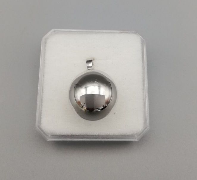 Stříbrný přívěsek 2,60g koule