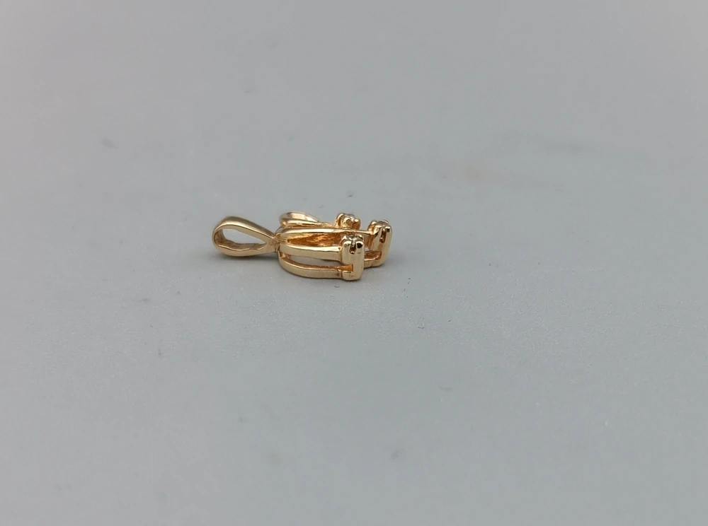 Zlatý přívěsek s diamanty 0,70g