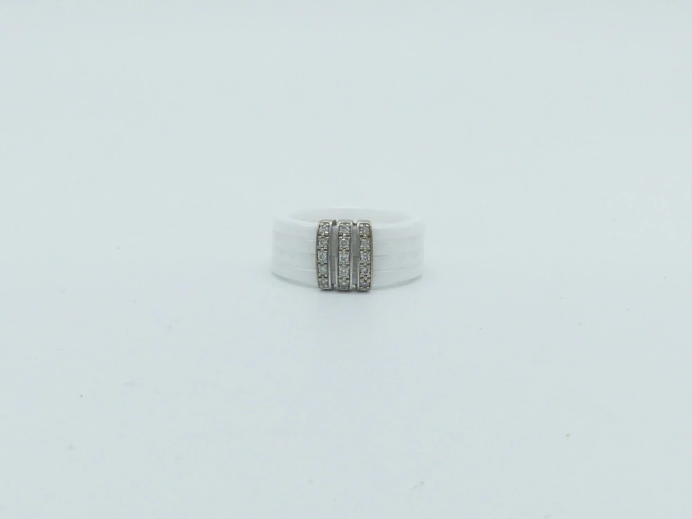 Prsten s diamanty 8,50g velikost 54
