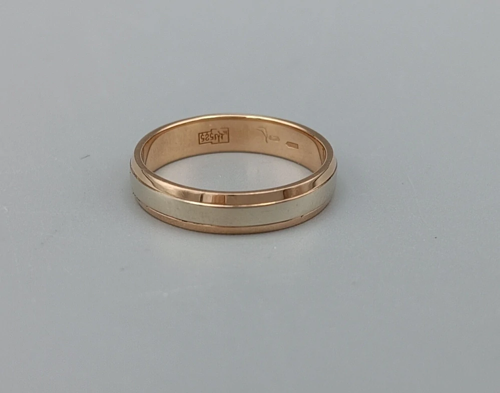 Zlatý snubní prsten 2,95g velikost 52