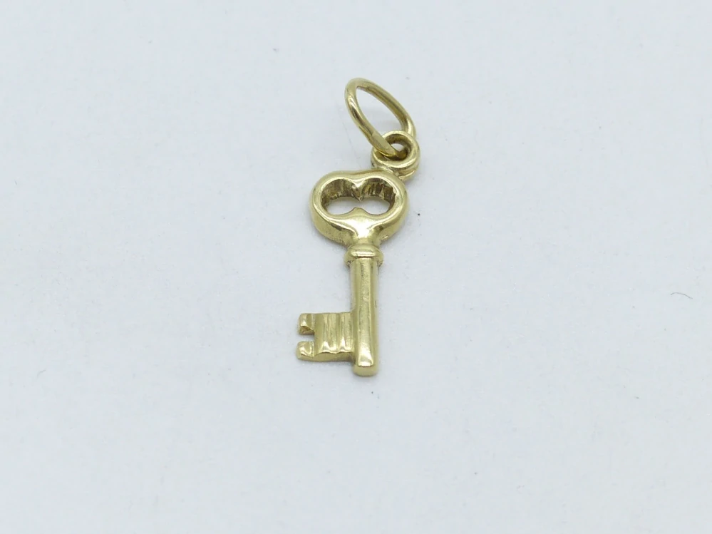 Zlatý přívěsek 0,60g klíč