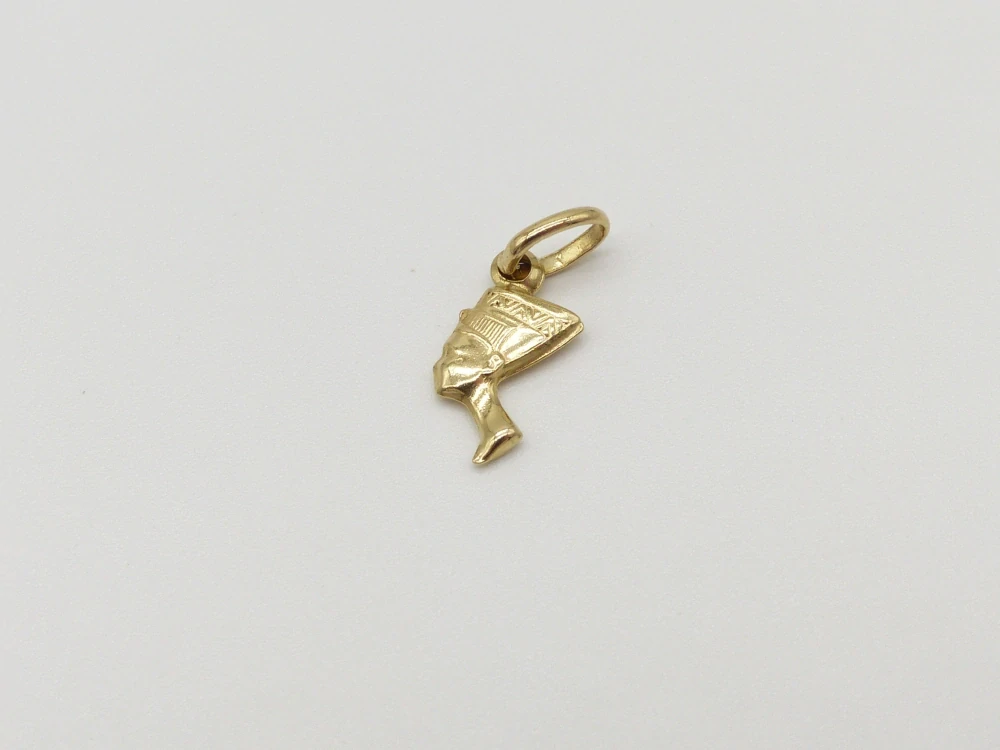 Zlatý přívěsek 0,40g Nefertiti