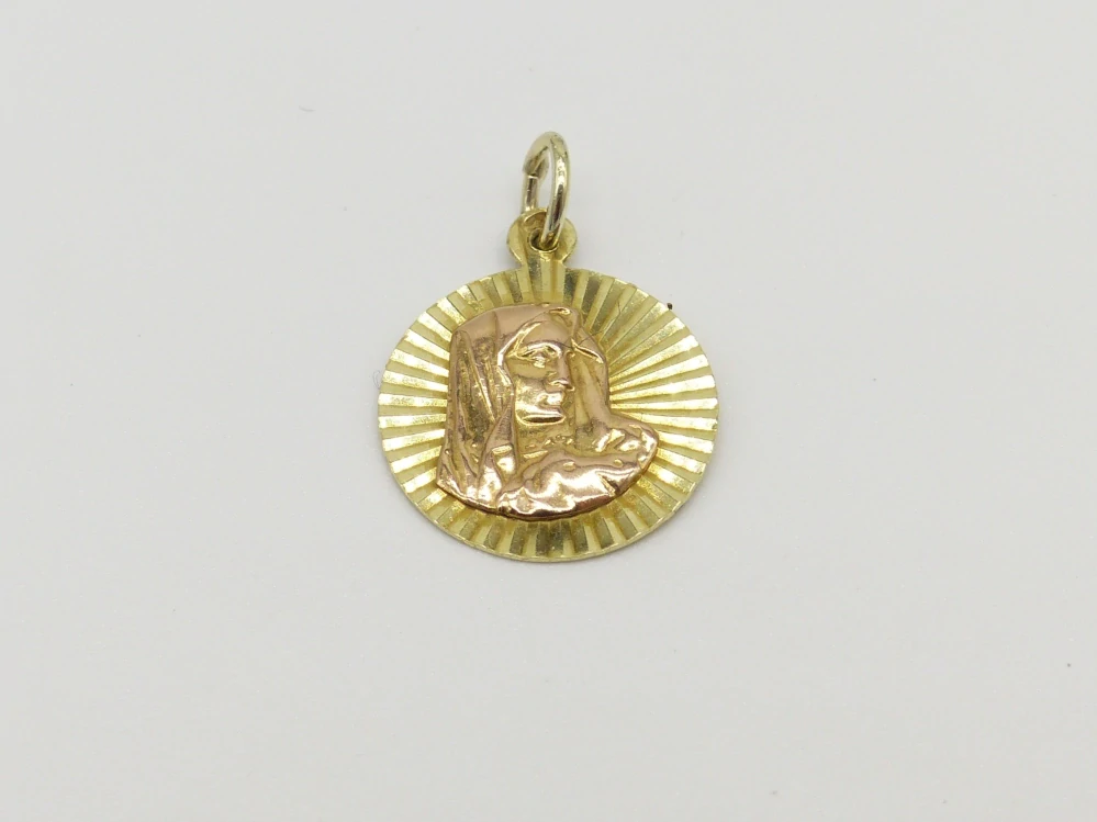 Zlatý přívěsek 0,95g madonka