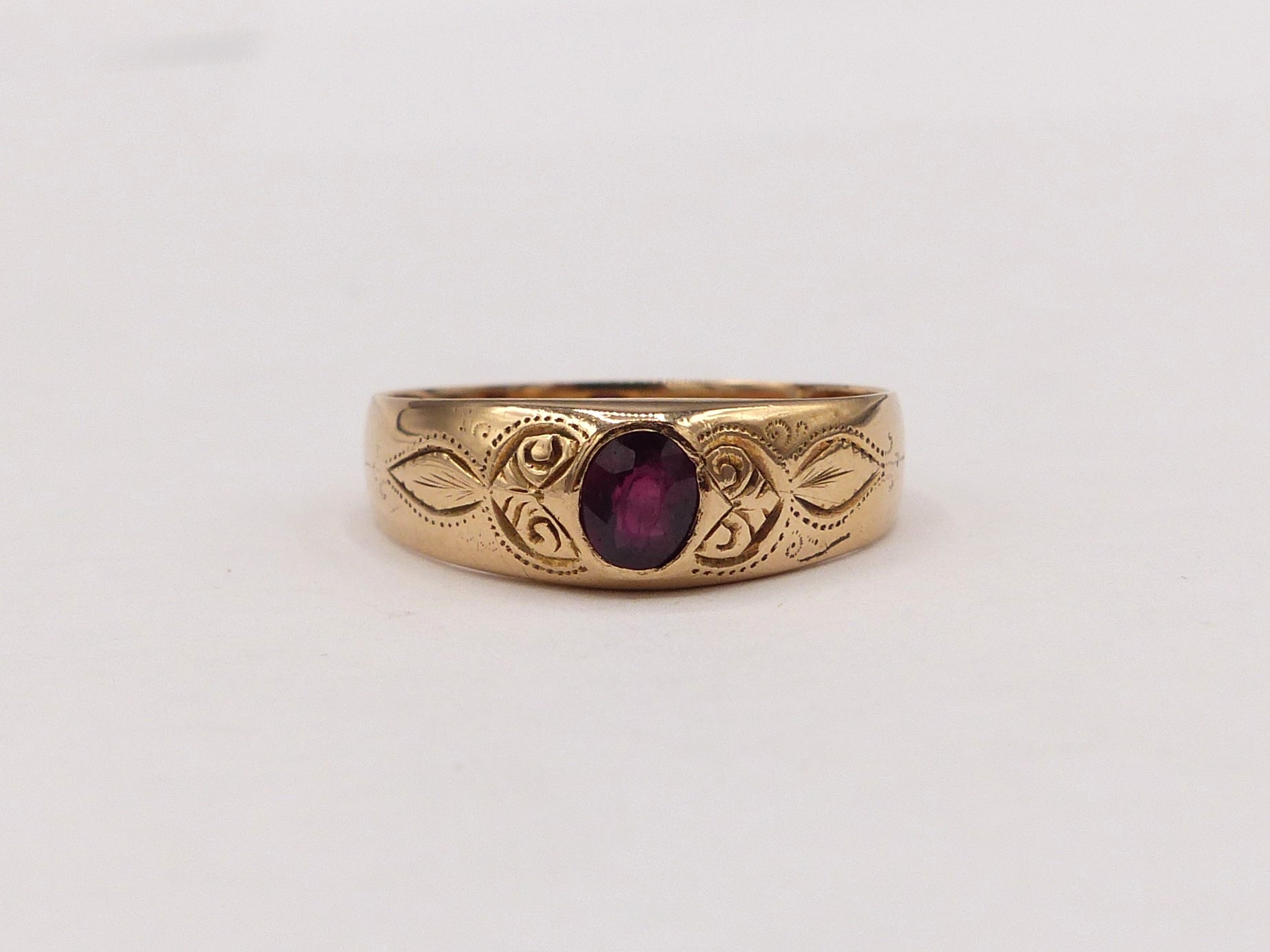 Zlatý prsten 2,95g velikost 58