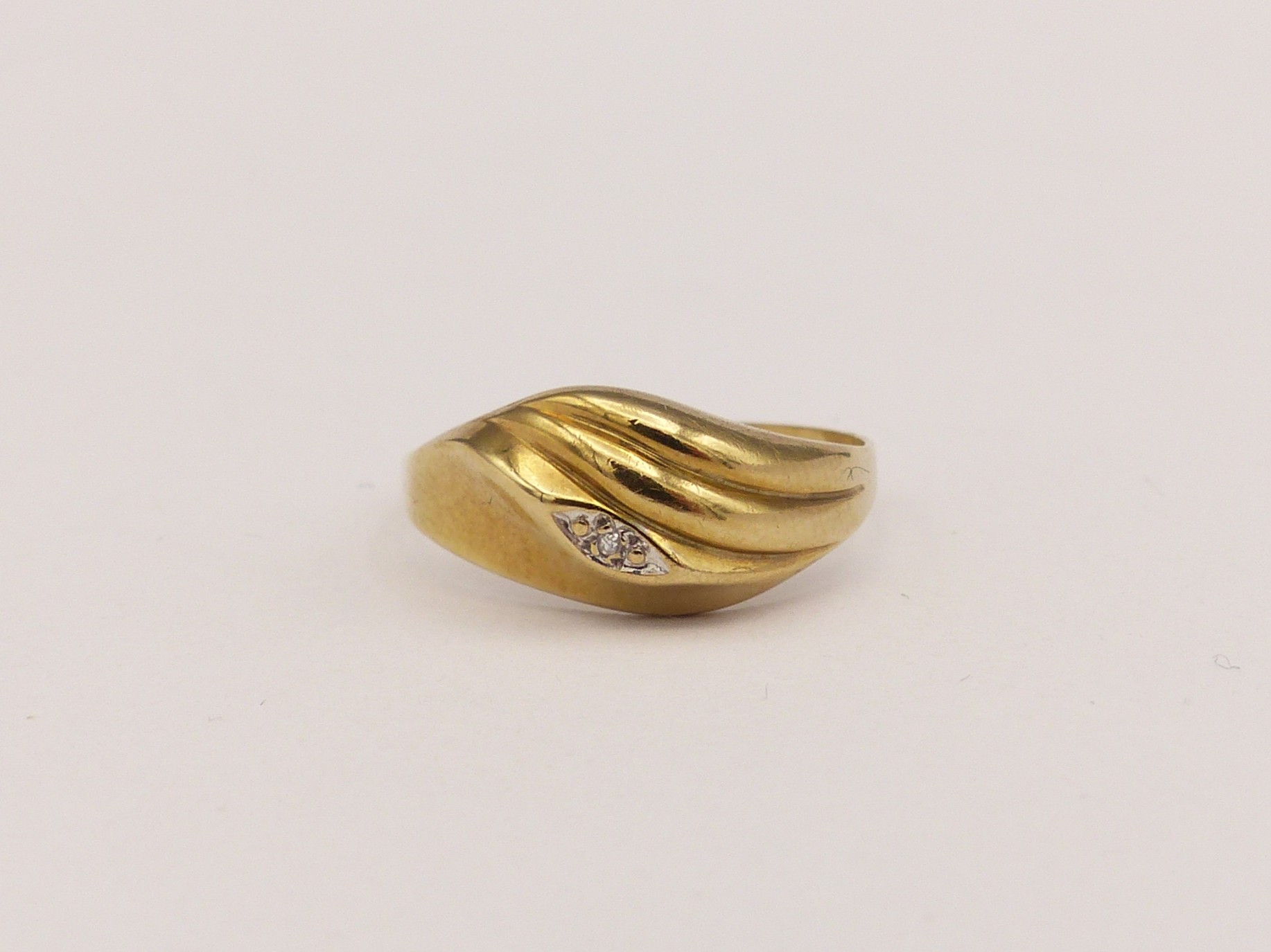 Zlatý prsten s diamantem 1,23g velikost 57