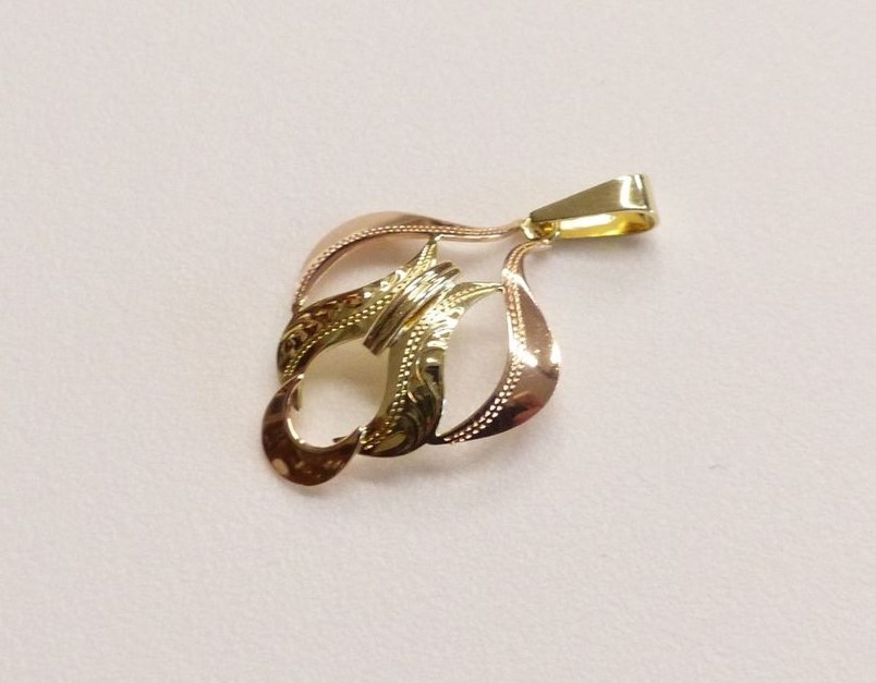Zlatý přívěsek 1,30g, červené a žluté zlato