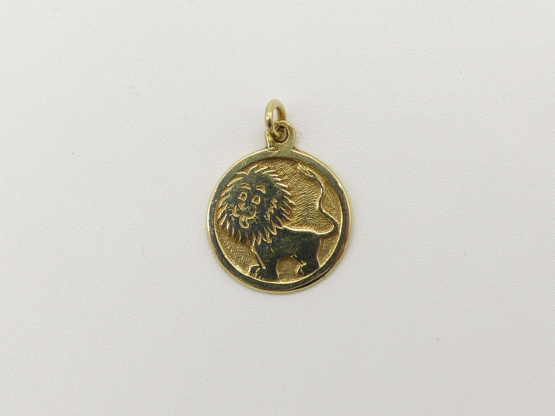 Zlatý přívěsek 1,30g znamení Lev