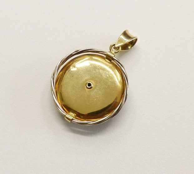 Zlatý přívěsek 16,60g průměr 33 mm
