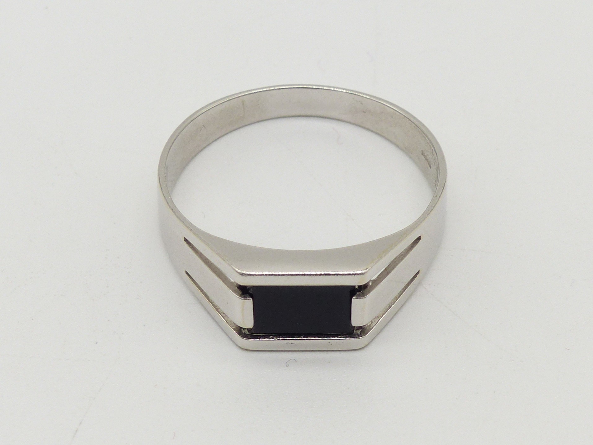 Zlatý prsten 3,60g velikost 63