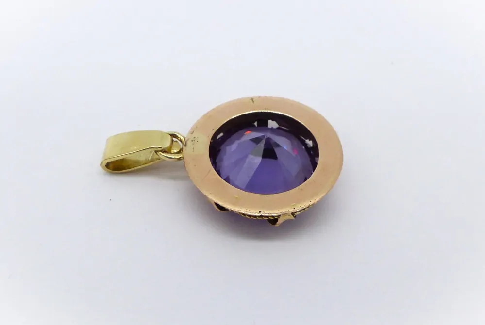 Zlatý přívěsek 4,25g, průměr 18mm