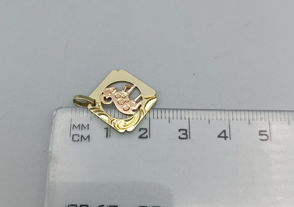 Zlatý přívěsek 1,15g Beran