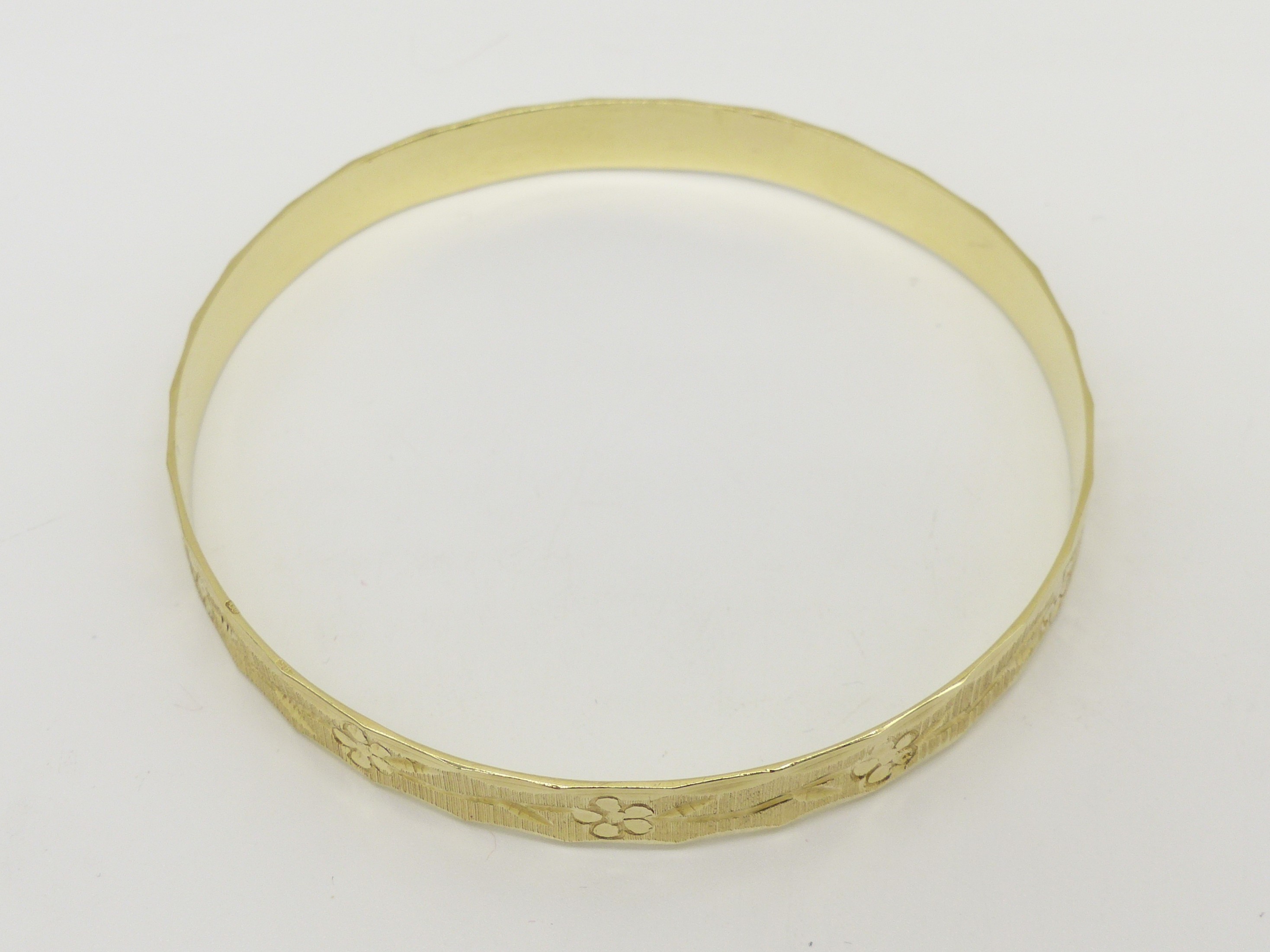Zlatý náramek 14,40g průměr 6,5 cm