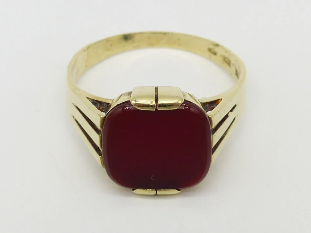 Zlatý prsten 4,95g velikost 62