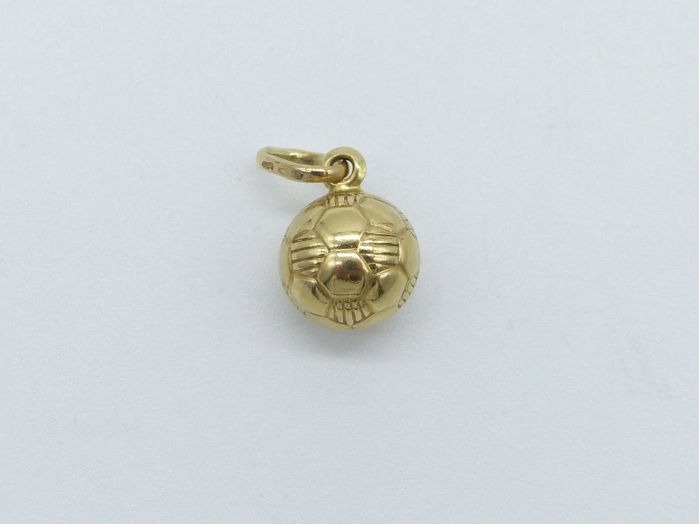 Zlatý přívěsek 1,10g míč