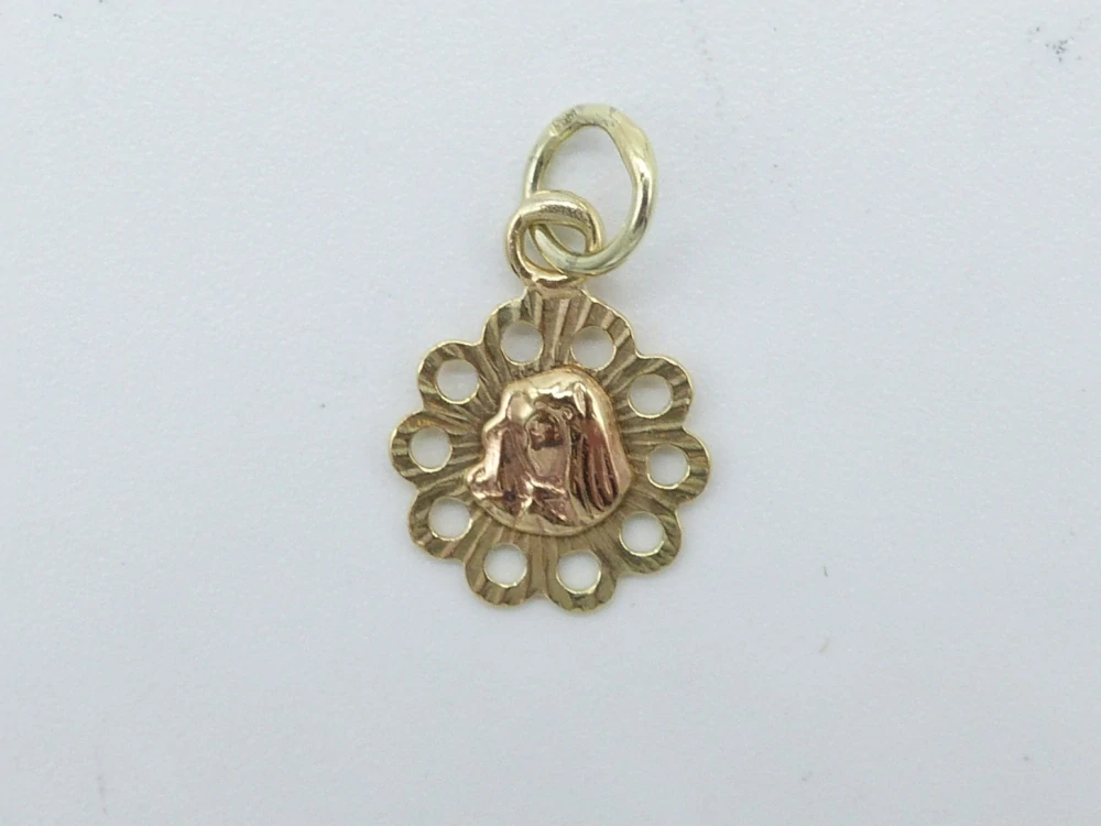 Zlatý přívěsek 0,45g madonka