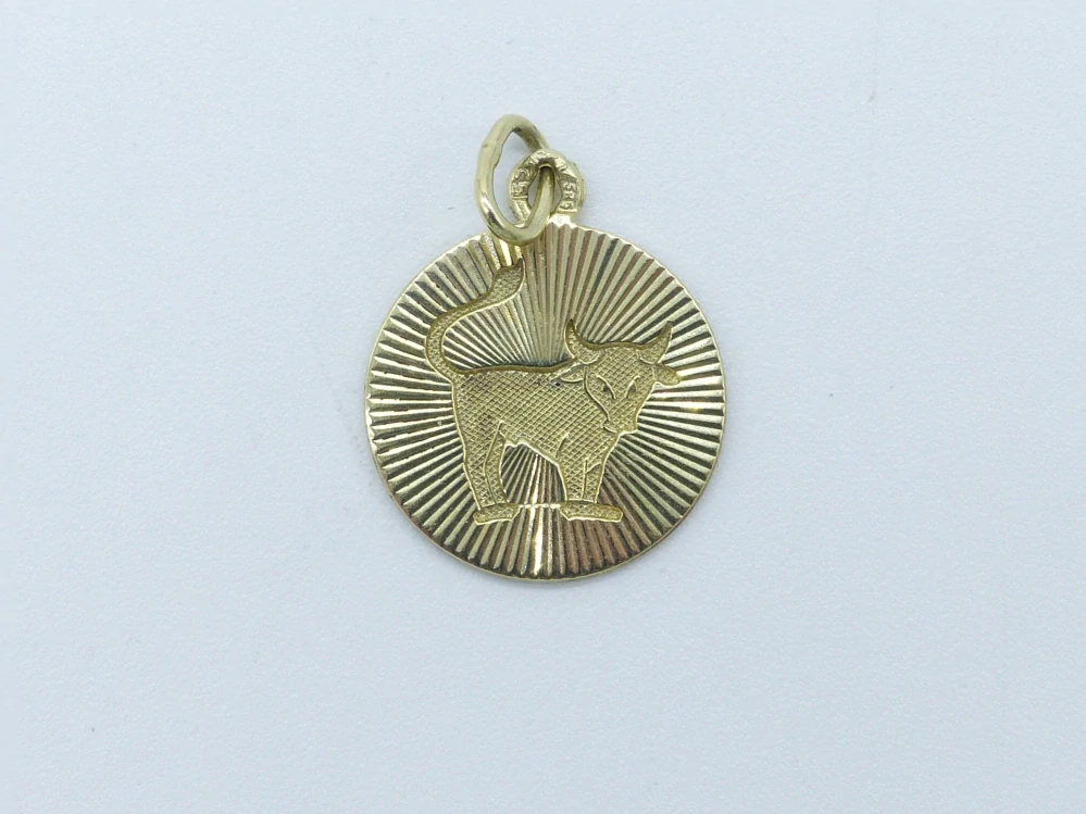 Zlatý přívěsek 1,60g znamení Býk