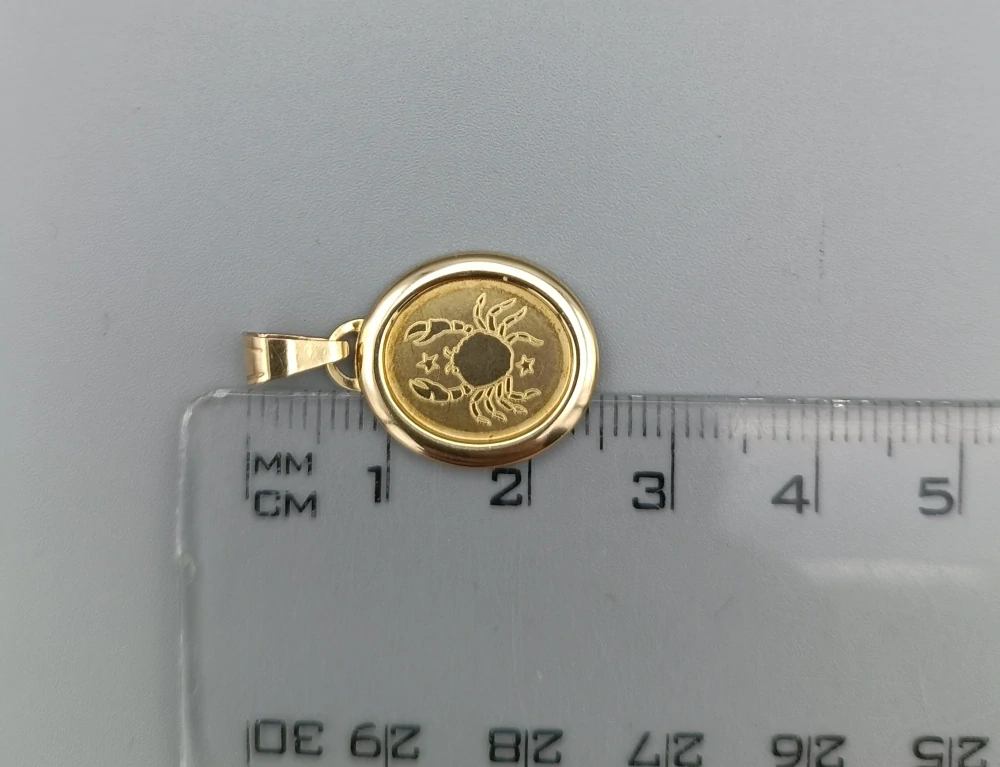 Zlatý přívěsek 0,95g, Rak