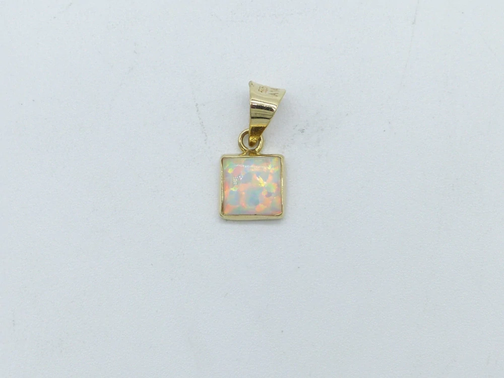 Zlatý přívěsek 0,45g 
