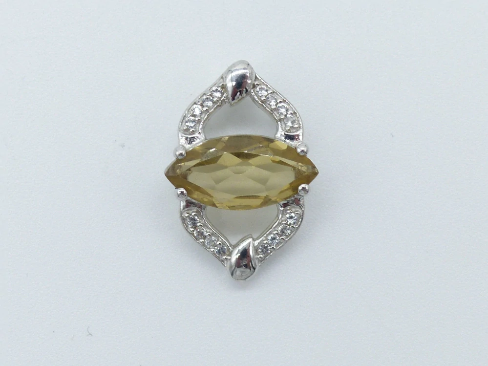 Stříbrný přívěsek 2,5g