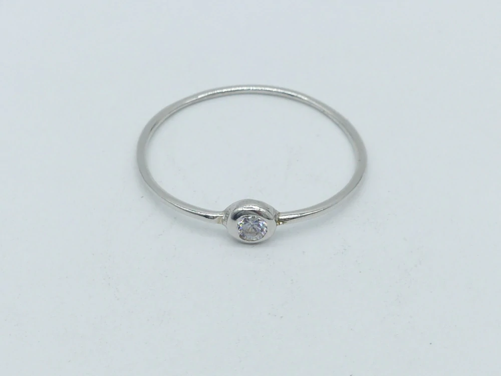 Stříbrný prsten 0,5g velikost 59