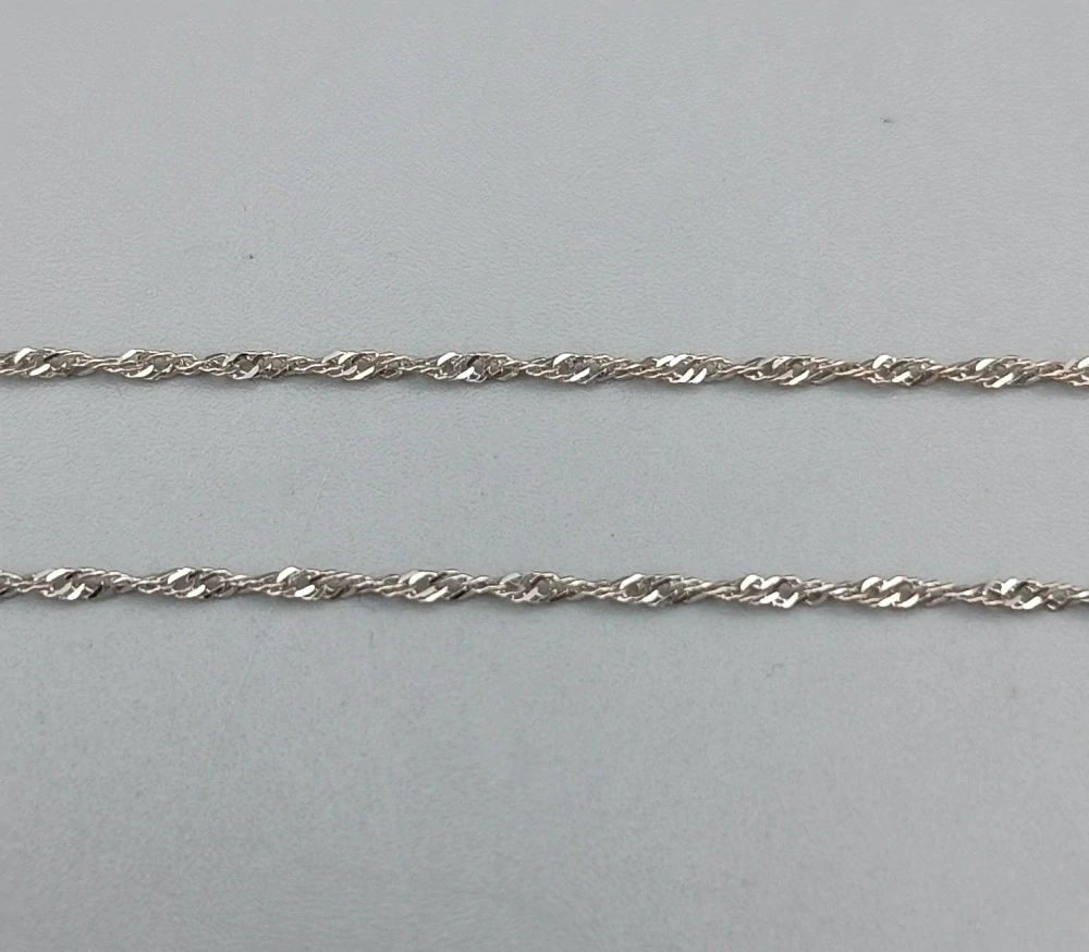 Zlatý řetízek 1,40g délka 40,5 cm