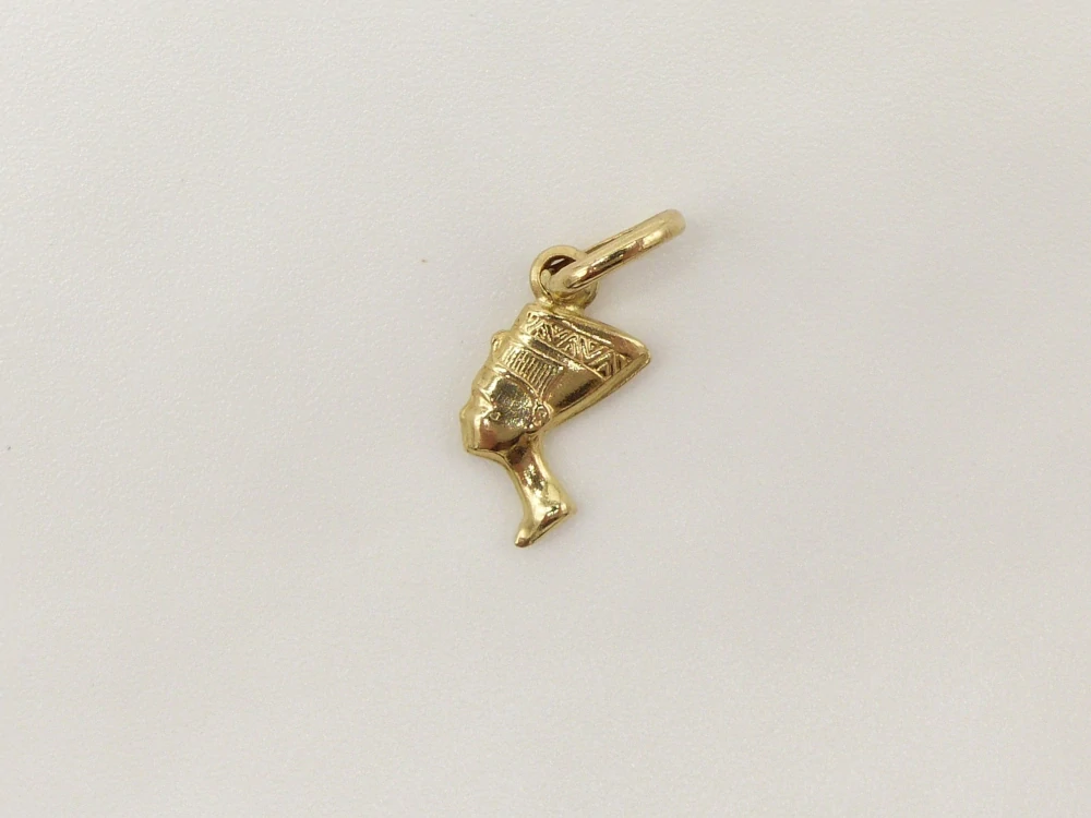 Zlatý přívěsek 0,40g Nefertiti