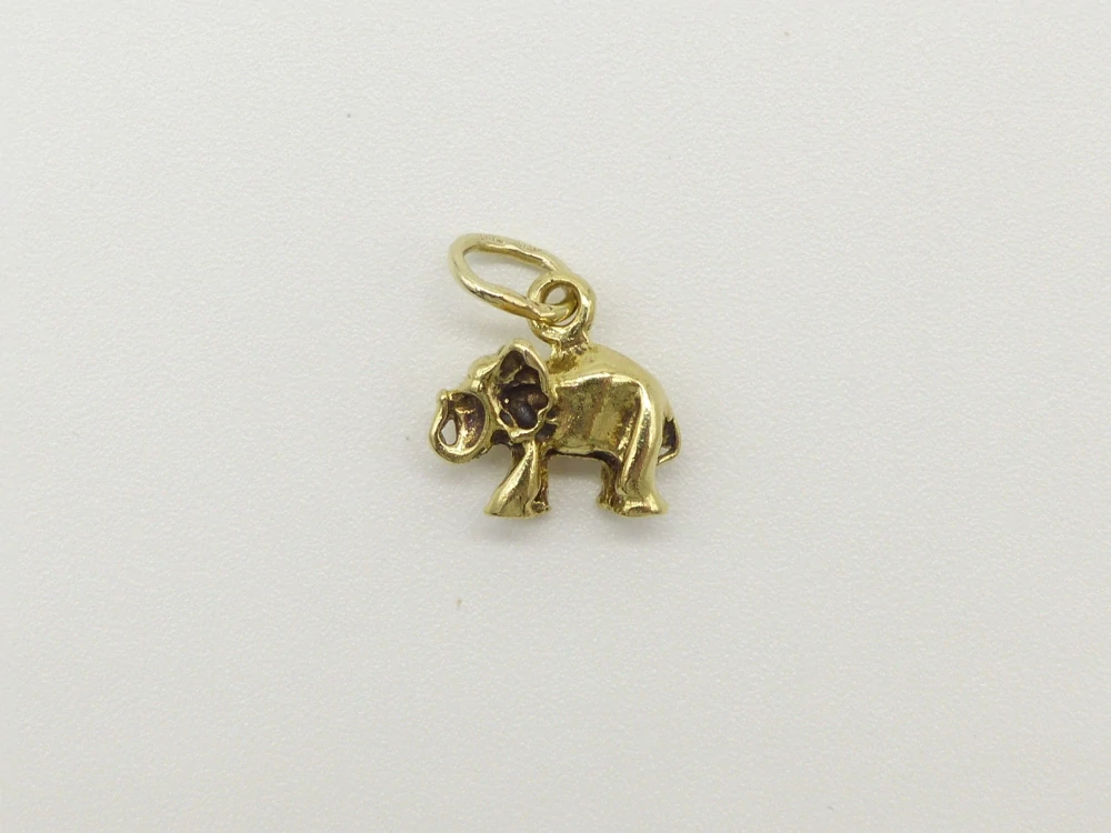 Zlatý přívěsek 1,20g slon