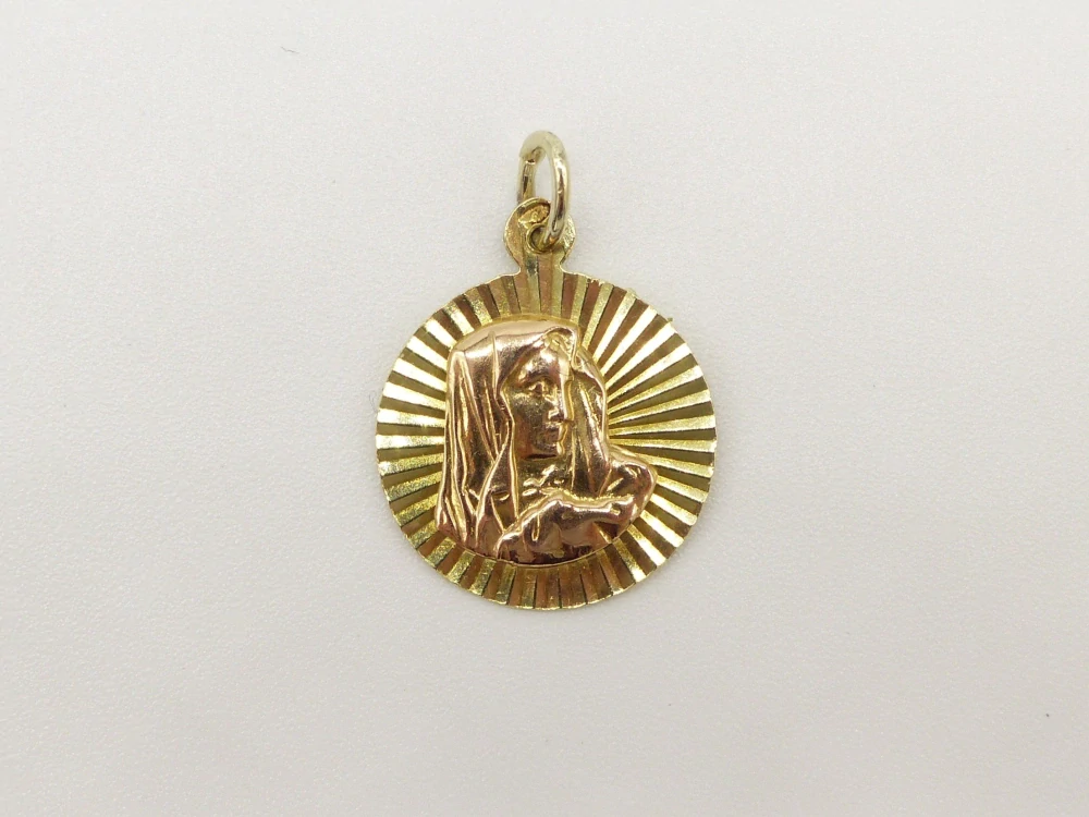Zlatý přívěsek 0,95g madonka