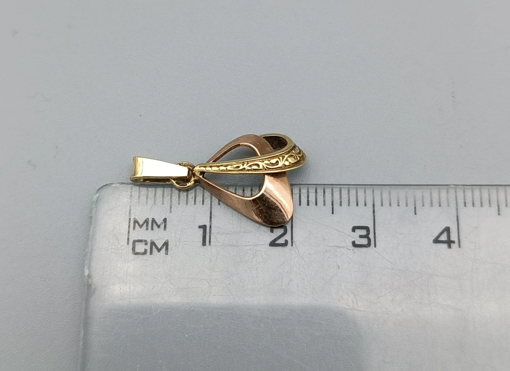 Zlatý přívěsek 1,30g