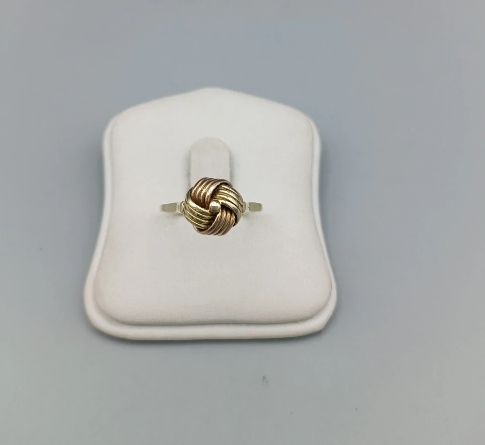 Zlatý prsten 3,25g velikost 59, uzel