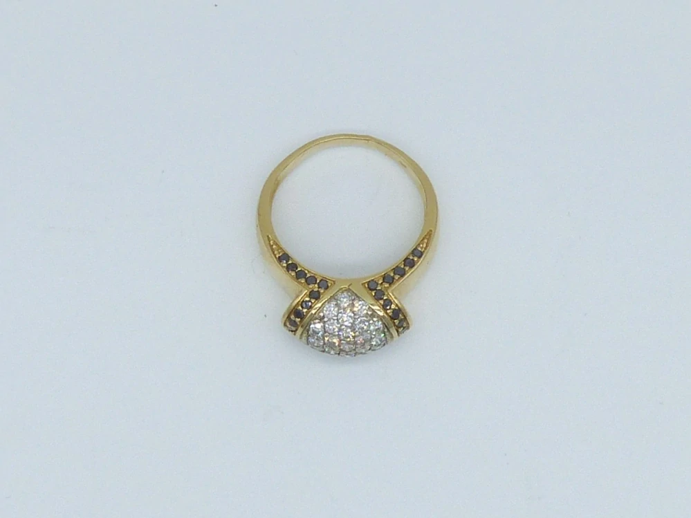 Zlatý prsten 7,45g velikost 54, diamanty