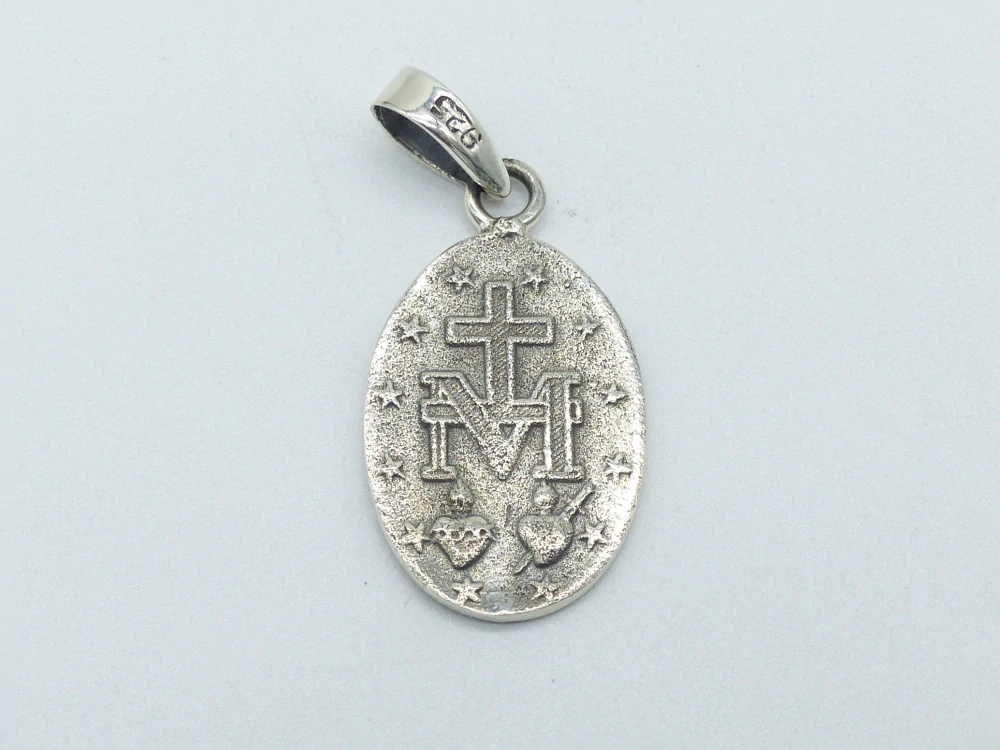 Stříbrný přívěsek 2g madonka