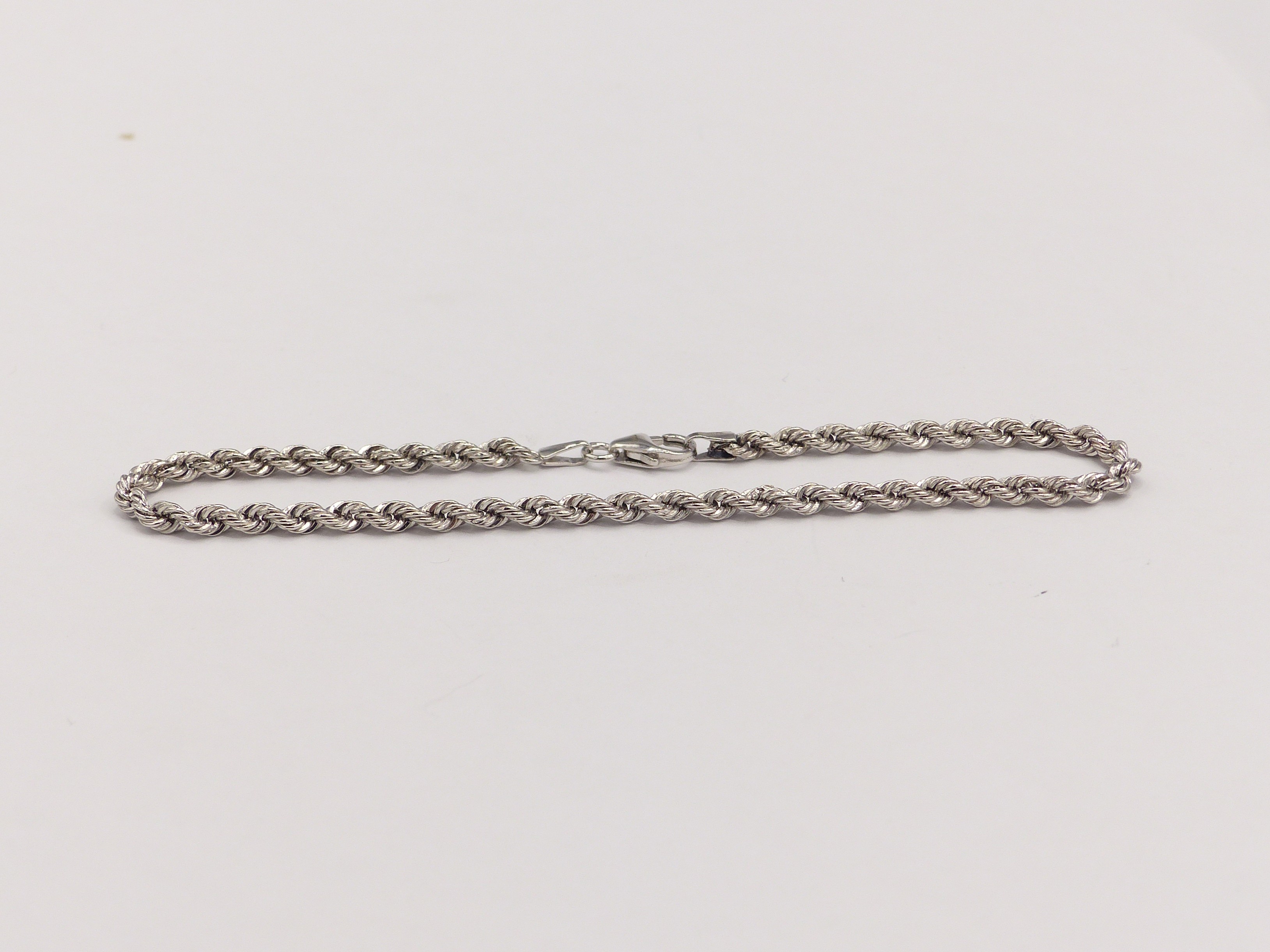 Zlatý náramek 1,60g délka 19 cm