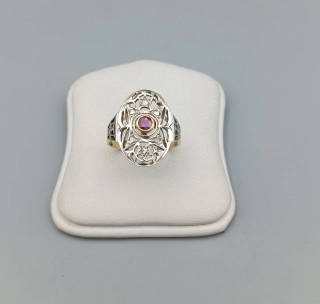 Zlatý prsten s rubínem a diamanty 4,85g velikost 57