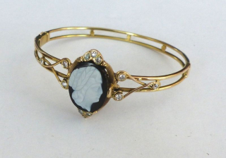 Zlatý náramek 14,75g s diamanty