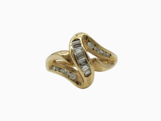 Zlatý prsten s diamanty 4,10g velikost 56